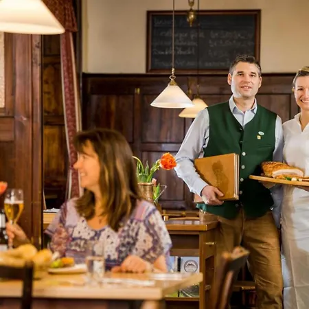 酒店 Zum Goldenen Loewen 玛丽亚·塔菲尔