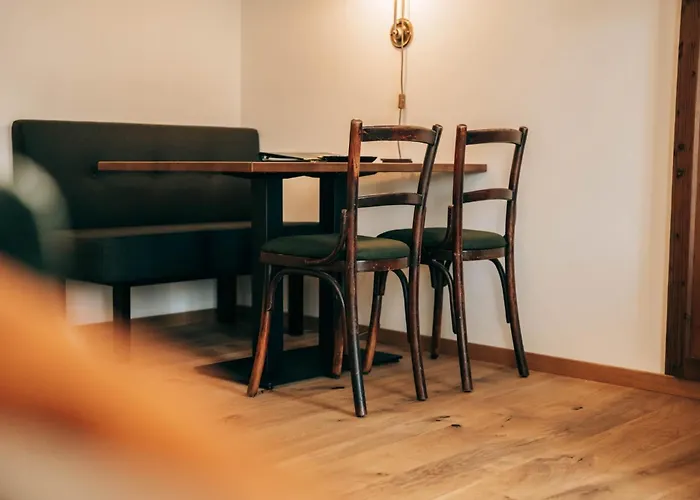 Zum Goldenen Loewen Hotell